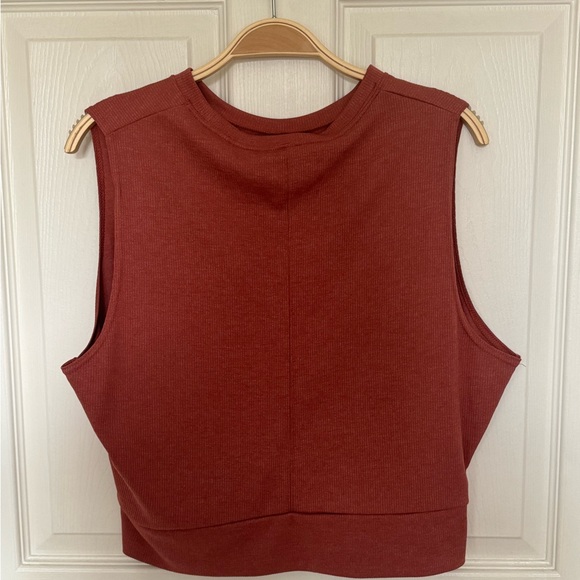 Nike Dri Fit Crop Tank Top - Picture 3 of 3
